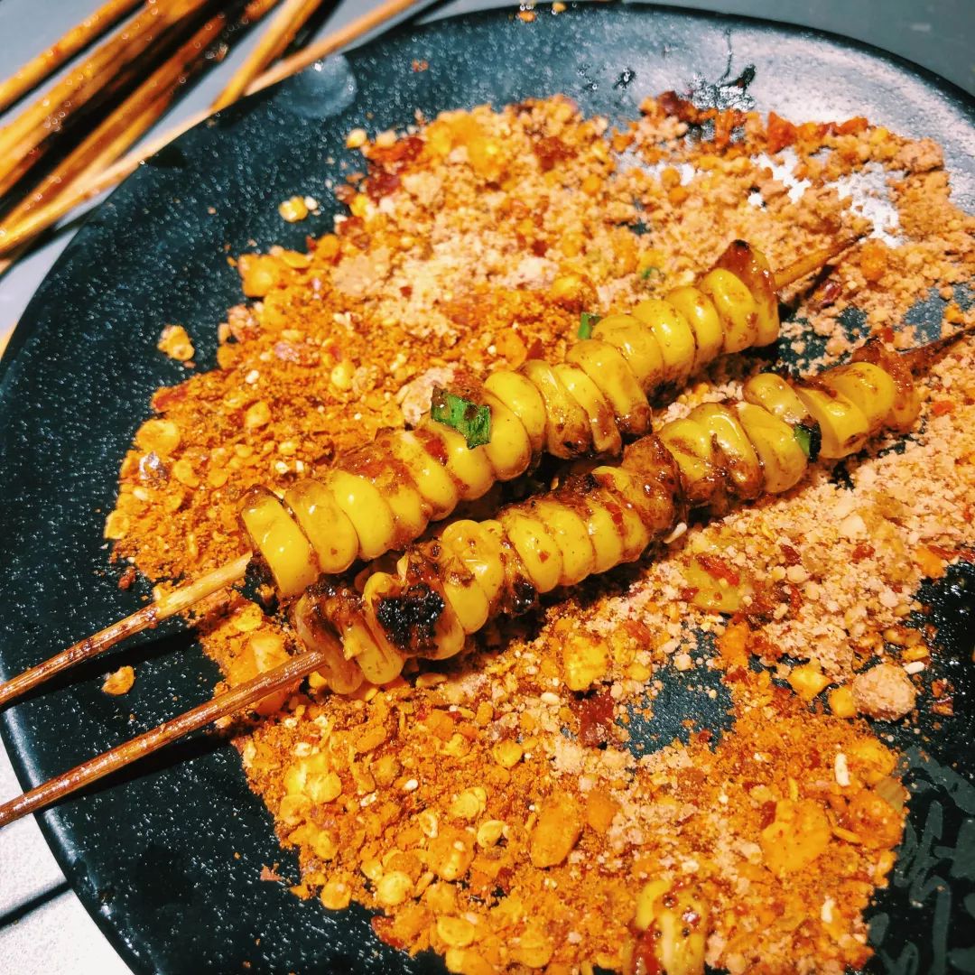 雨女有瓜|我去成都LV展出差的24小时吃成了真实的猪