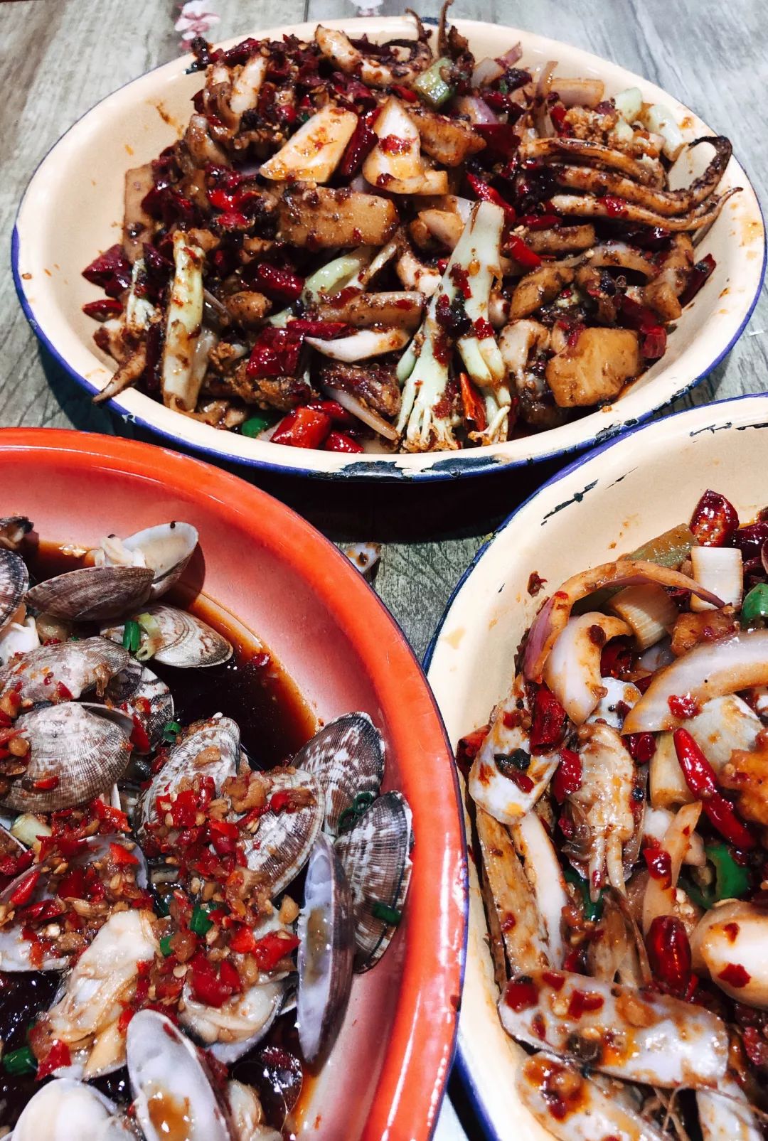 雨女有瓜|我去成都LV展出差的24小时吃成了真实的猪