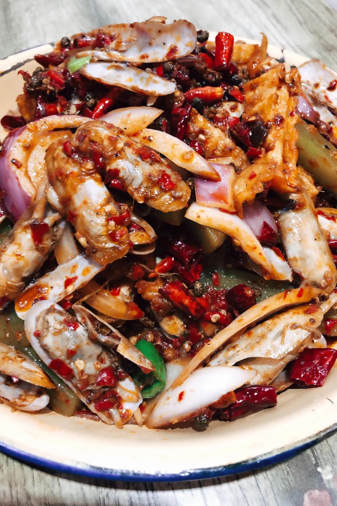 雨女有瓜|我去成都LV展出差的24小时吃成了真实的猪