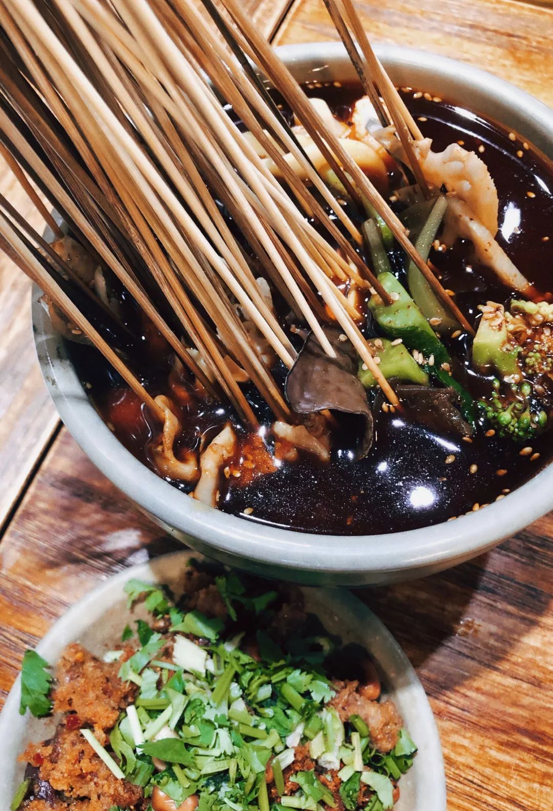 雨女有瓜|我去成都LV展出差的24小时吃成了真实的猪