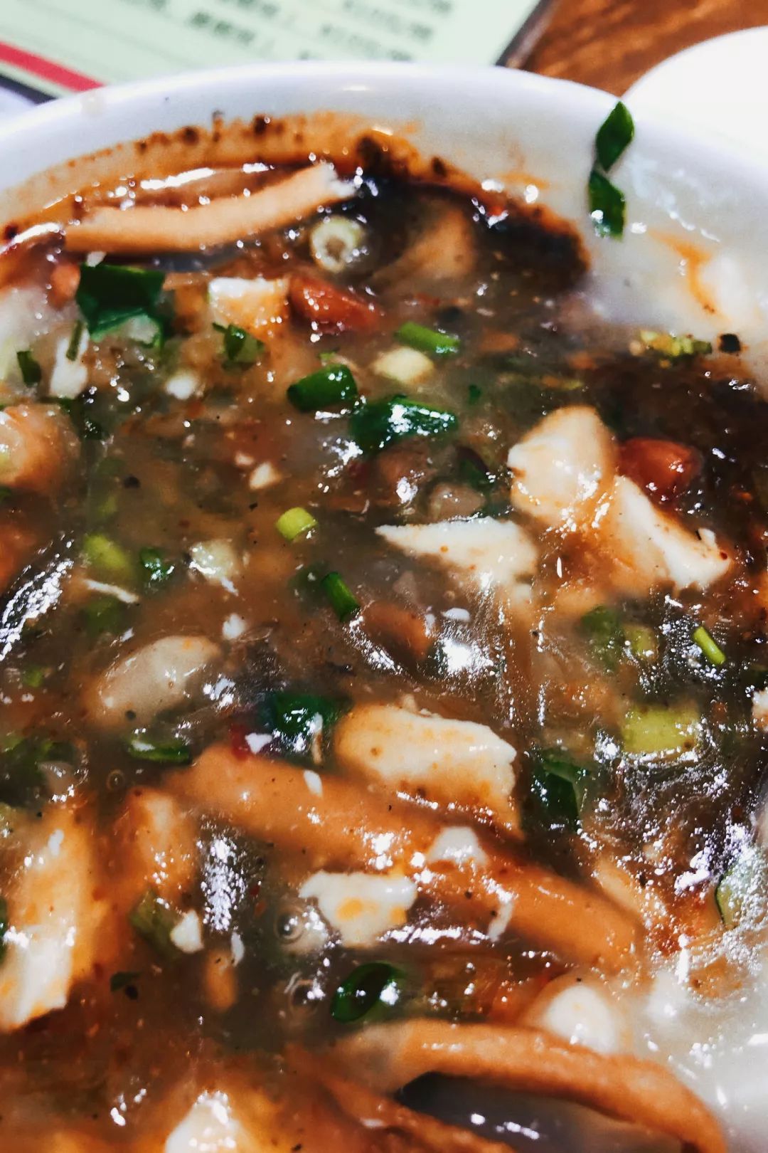 雨女有瓜|我去成都LV展出差的24小时吃成了真实的猪