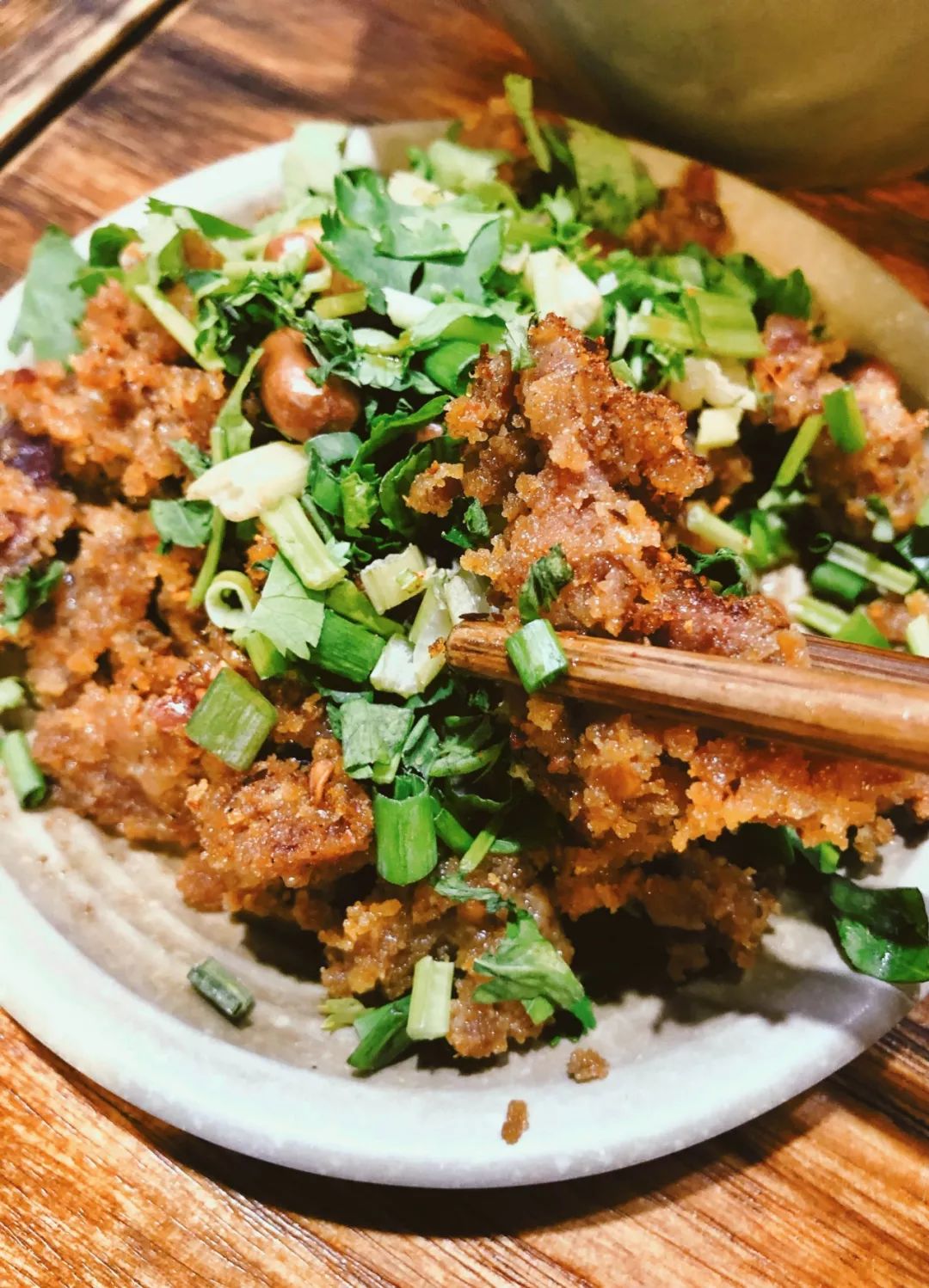 雨女有瓜|我去成都LV展出差的24小时吃成了真实的猪