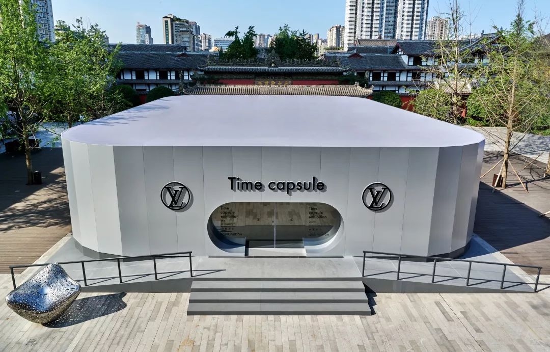 雨女有瓜|我去成都LV展出差的24小时吃成了真实的猪