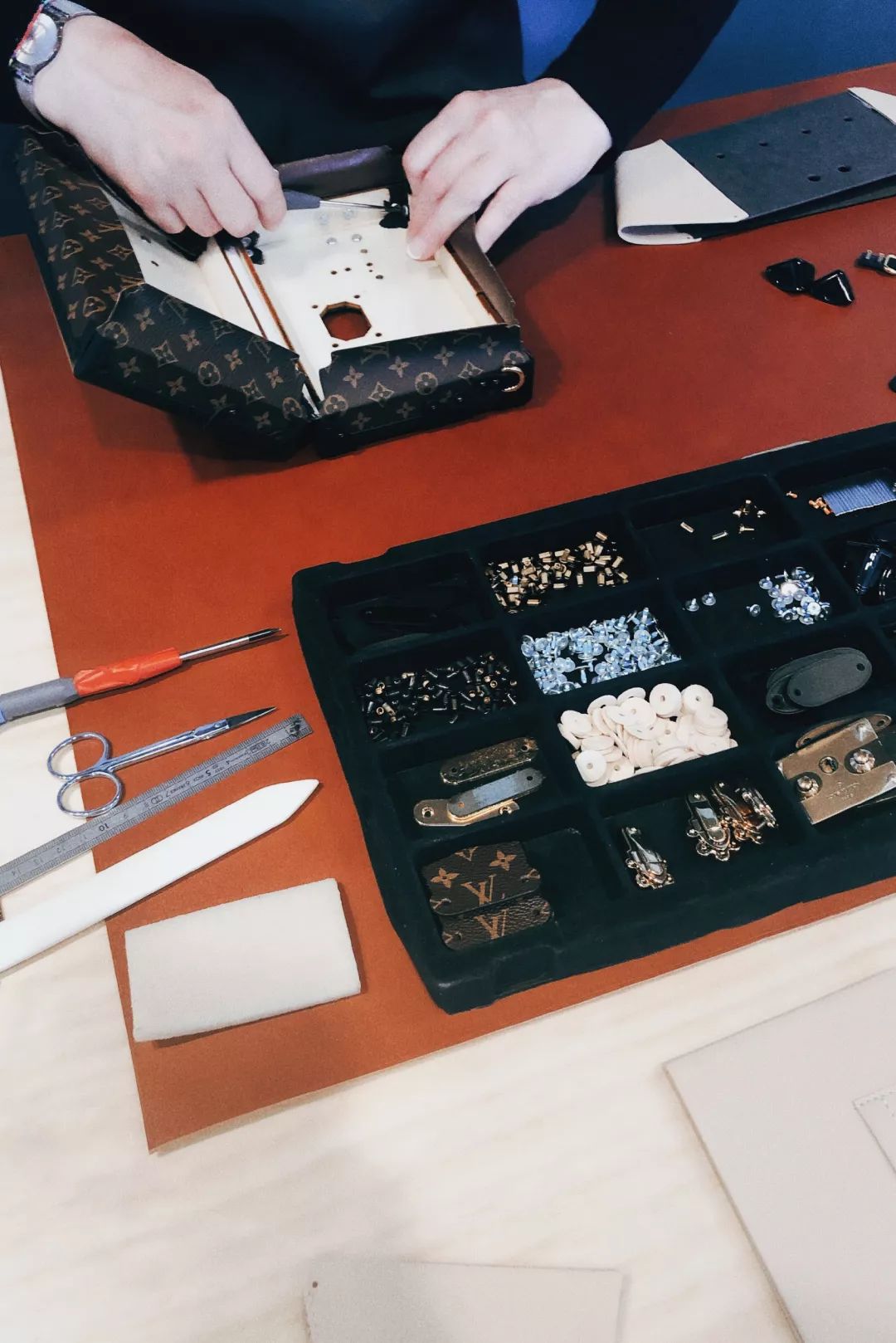 雨女有瓜|我去成都LV展出差的24小时吃成了真实的猪