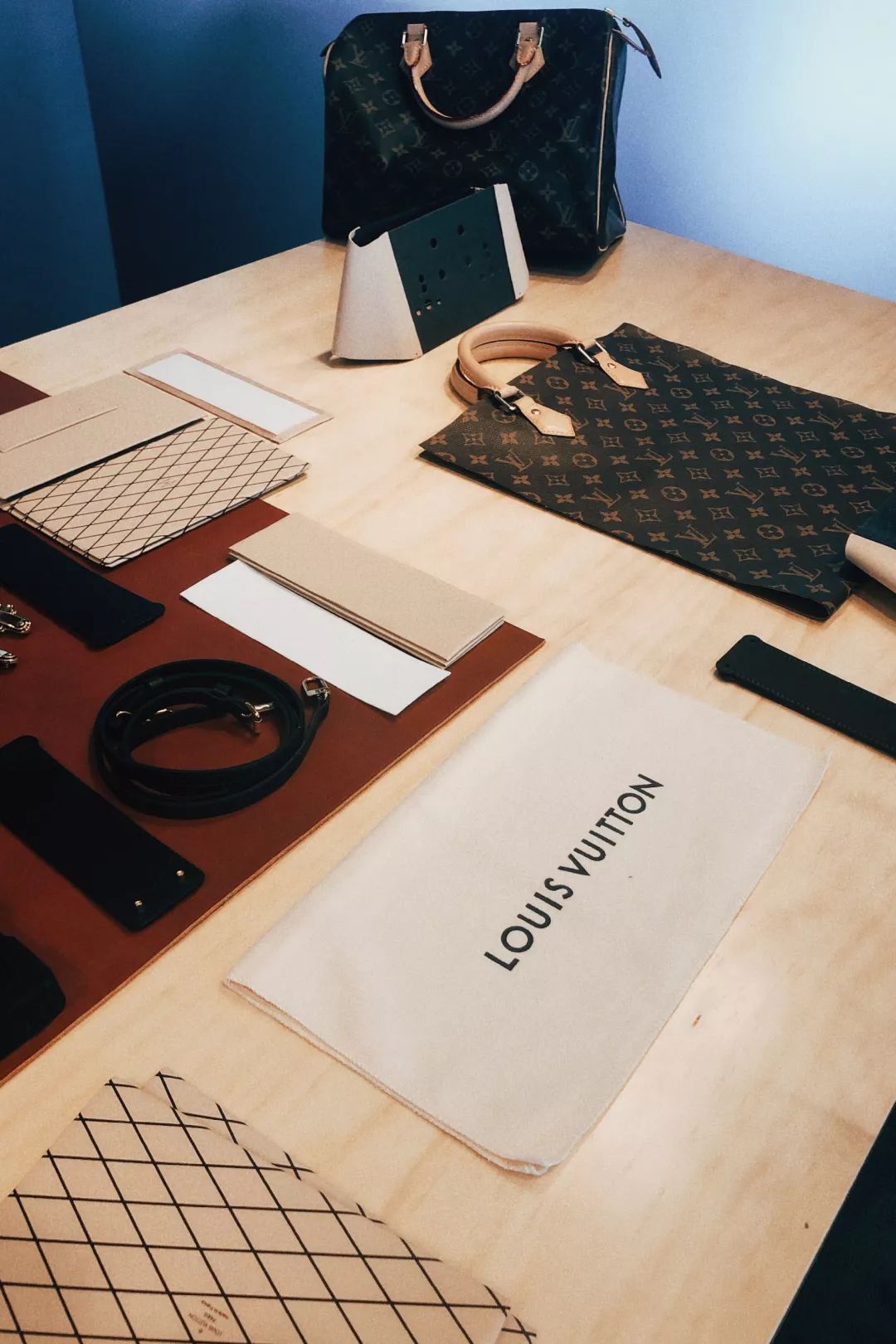 雨女有瓜|我去成都LV展出差的24小时吃成了真实的猪