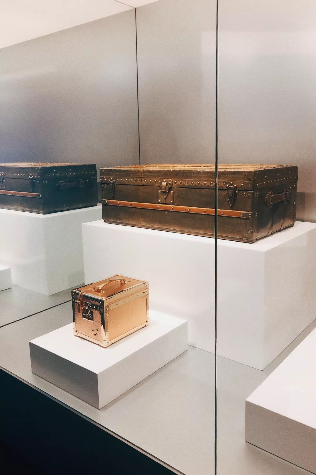 雨女有瓜|我去成都LV展出差的24小时吃成了真实的猪