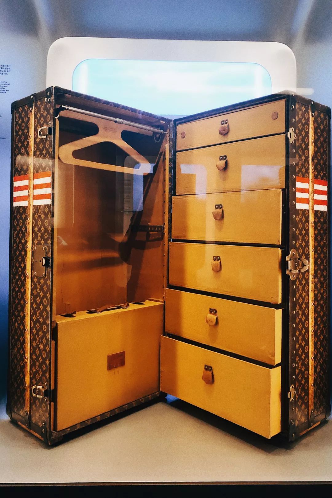 雨女有瓜|我去成都LV展出差的24小时吃成了真实的猪