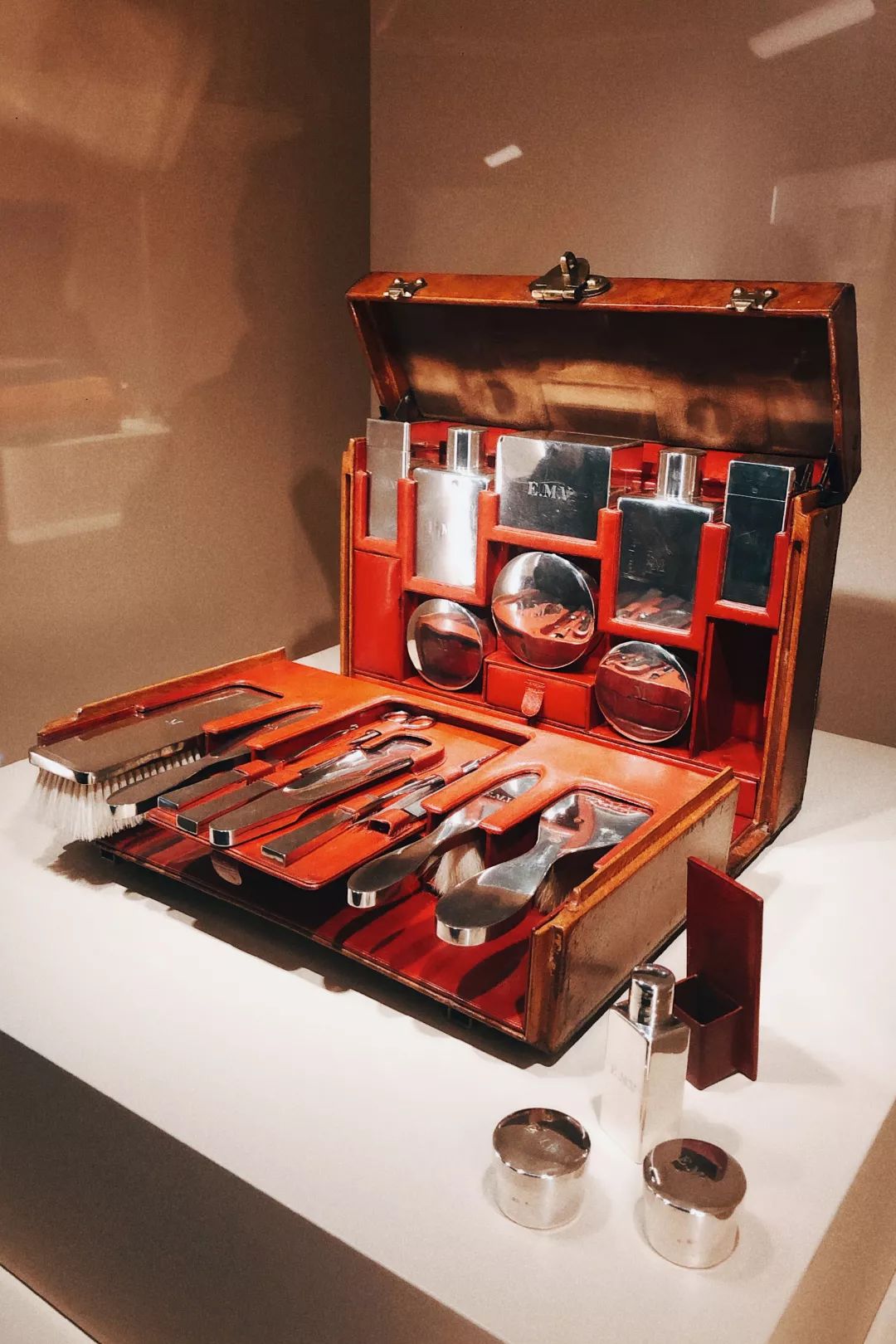 雨女有瓜|我去成都LV展出差的24小时吃成了真实的猪