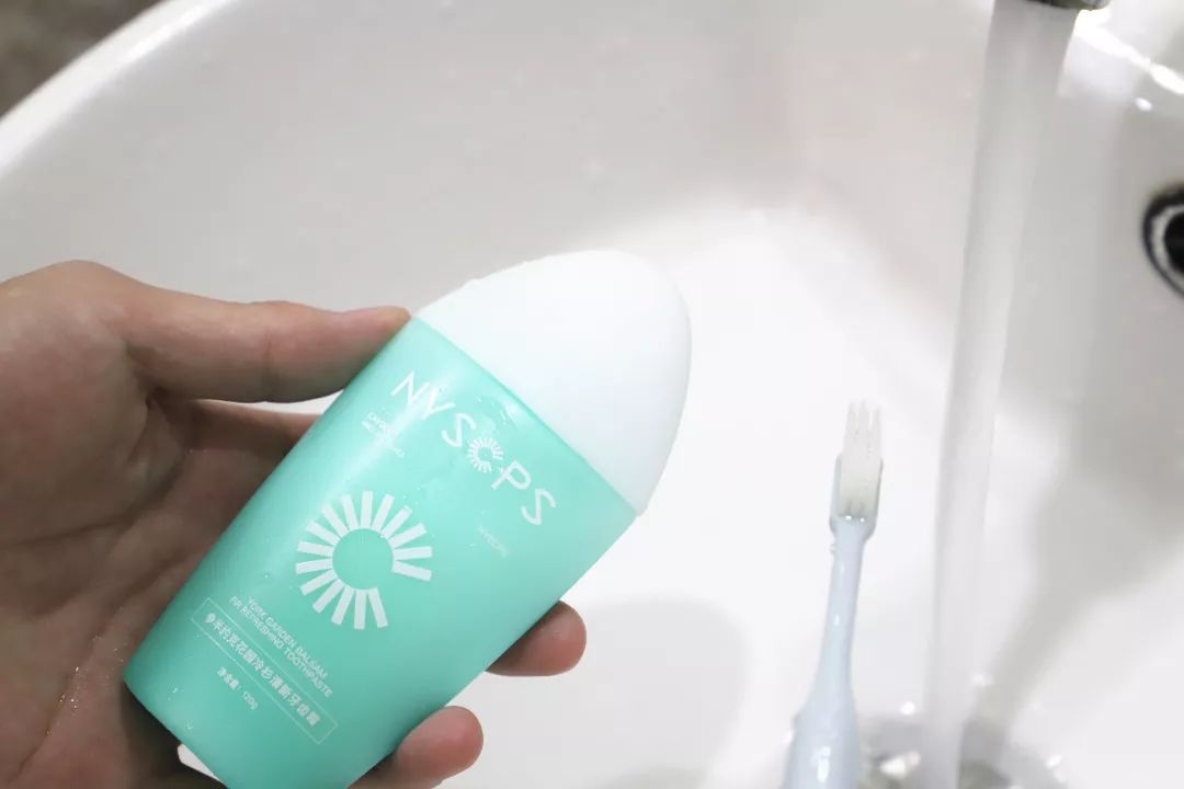 各路明星网红都在推的牙膏,不像牙膏的牙膏