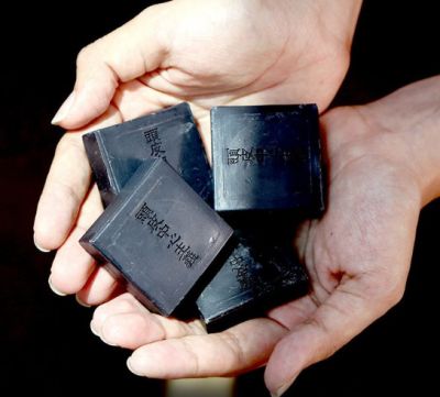 针对油脂性头屑的皂,去头皮屑黑皂