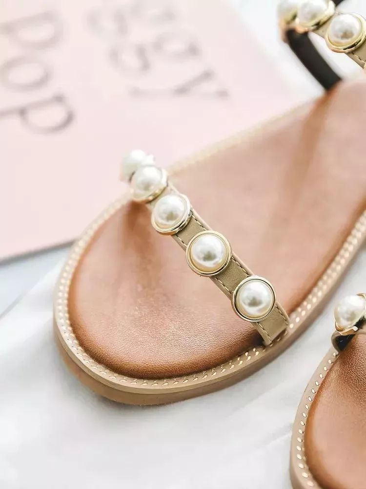 半个娱乐圈的女星都靠ta轰炸红毯！软底舒适、巨显腿长，回头率200%