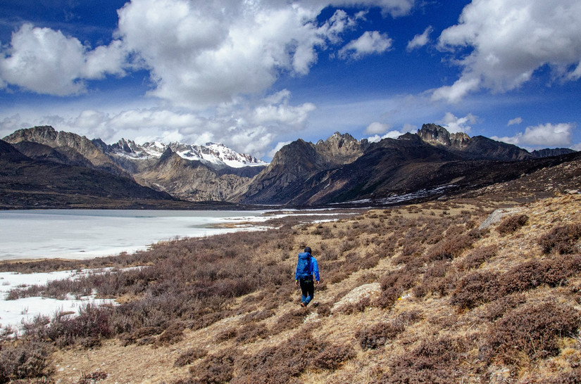 小鹰登山包老款新款区别,小鹰登山包65升效果