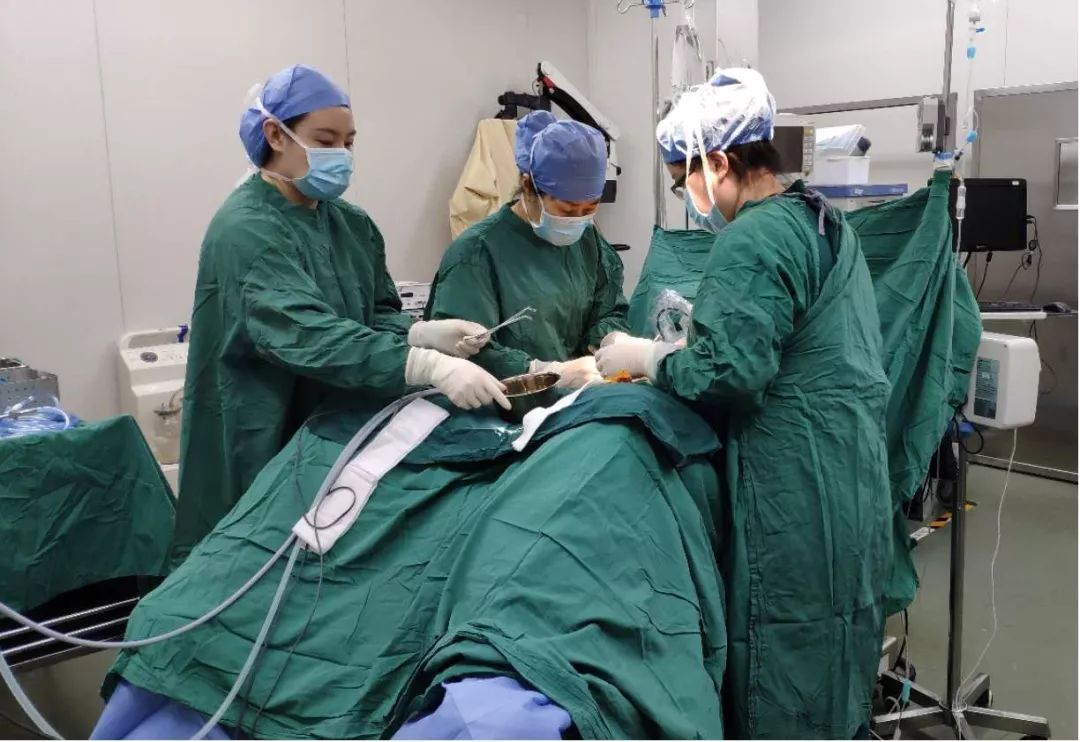 挑战│克服重重困难,腹腔镜为患者解除病痛
