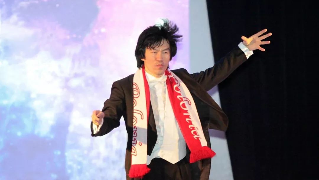 预告|美国波士顿新英格兰音乐学院有史以来第一位指挥和大提琴演奏双博士邹翔先生将执棒长沙交响乐团~