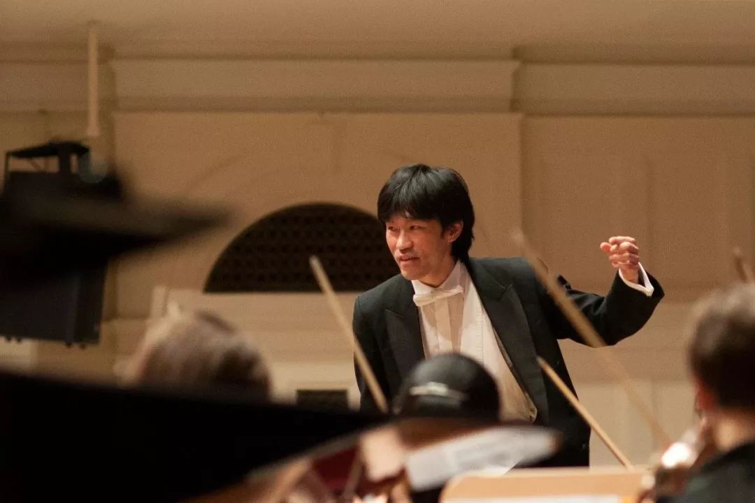 预告|美国波士顿新英格兰音乐学院有史以来第一位指挥和大提琴演奏双博士邹翔先生将执棒长沙交响乐团~