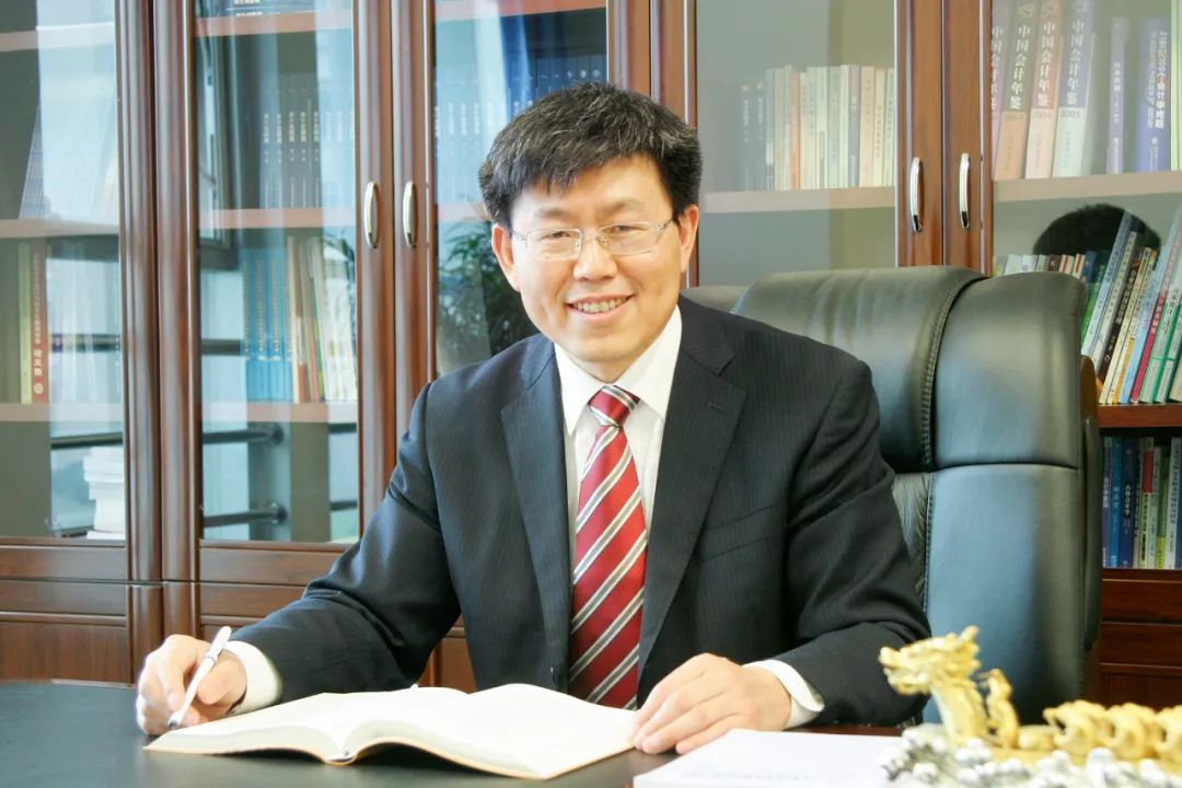 创造海大会计学发展史上多个第一!这位男神教授实力圈粉