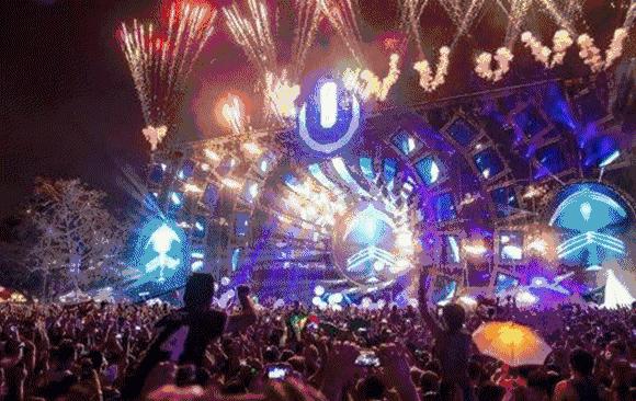 电击你的小心脏~电音泳池派对,拉开交广狂欢泼水节序幕