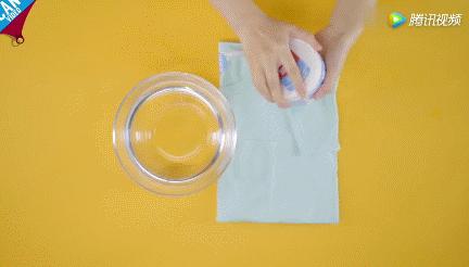 风油精滴点在衣服上有什么效果,风油精喷在衣服上会怎么样