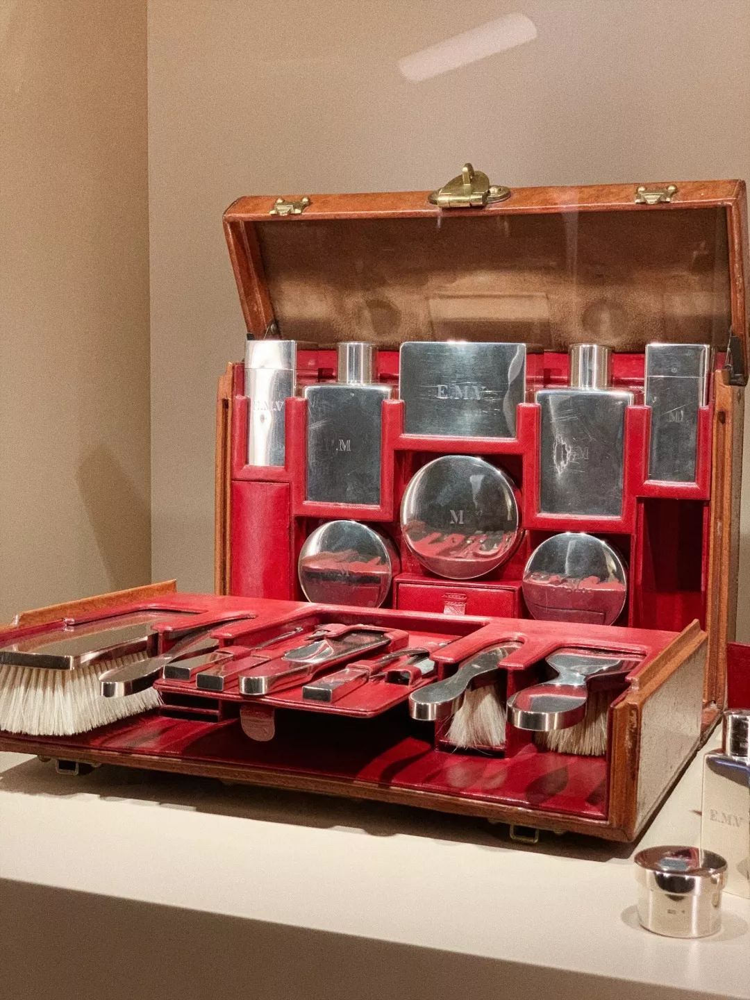 成都看展｜LV竟然出过这么多千奇百怪的箱子