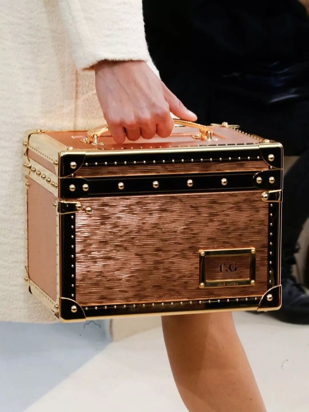 成都看展｜LV竟然出过这么多千奇百怪的箱子