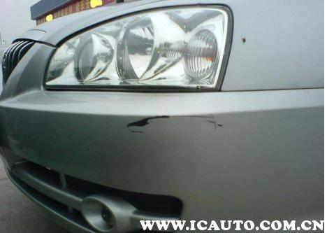 黑色汽车划痕露出底漆怎么处理,车身白色露底漆的划痕怎么修复