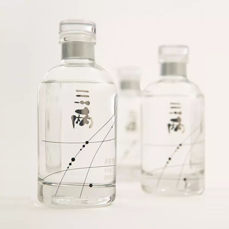 别感叹空留遗憾,趁现在带上好酒陪父亲喝两杯