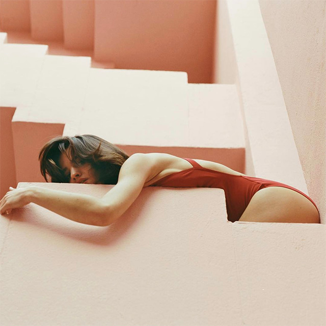 这个夏天你适合什么泳衣,夏天缺少一件泳衣