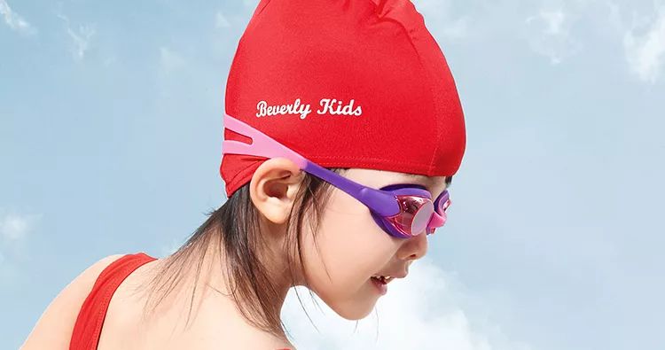 游泳儿童初学者应该准备哪种泳衣,初学游泳穿什么泳衣比较好儿童