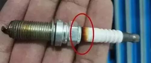 火花塞漏气别忽悠了,火花塞漏气什么症状