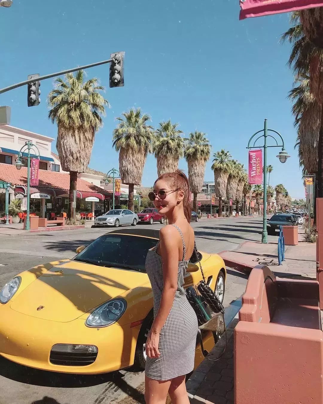 42岁翘臀“老阿姨”迷倒小16岁男友：年龄从来都不是借口