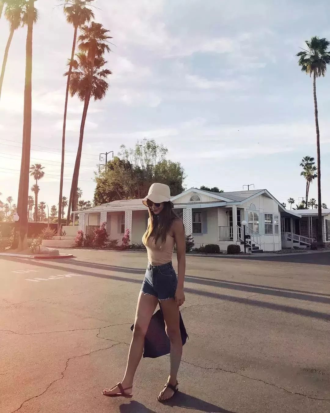 42岁翘臀“老阿姨”迷倒小16岁男友：年龄从来都不是借口