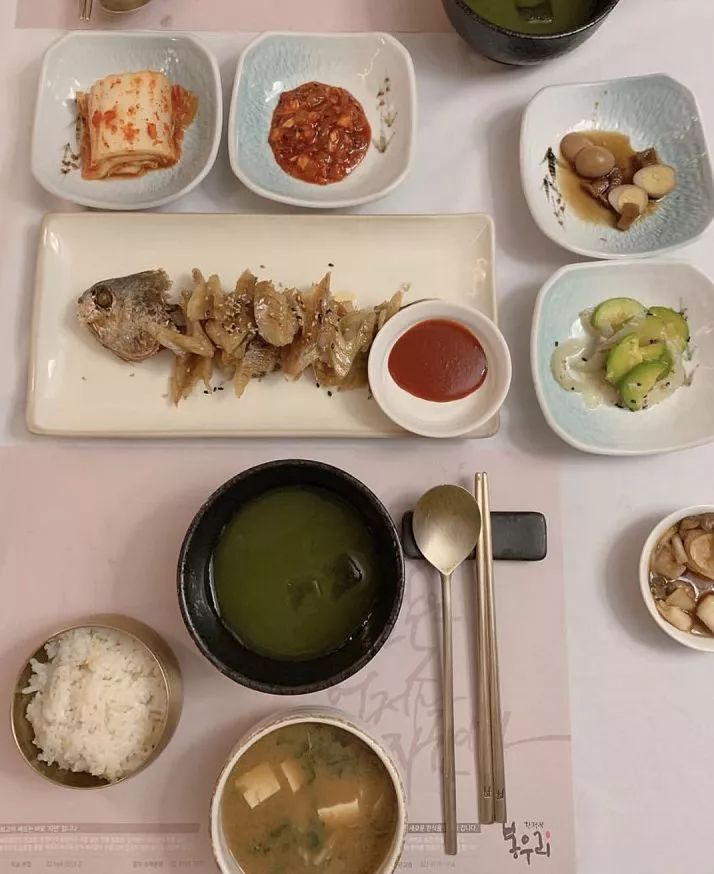 42岁翘臀“老阿姨”迷倒小16岁男友：年龄从来都不是借口