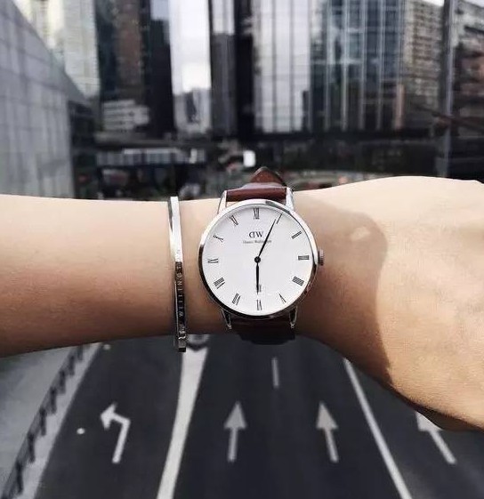 dw手表是不是只适合正装戴,戴dw手表为什么被嘲讽