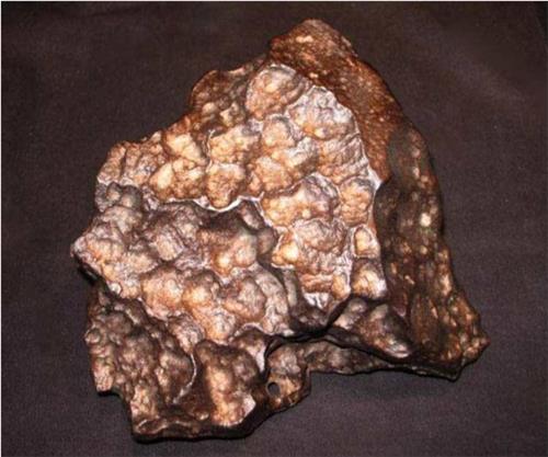 陨石图片大全真品陨石都有磁性吗,微磁性陨石和无磁性陨石如何鉴定