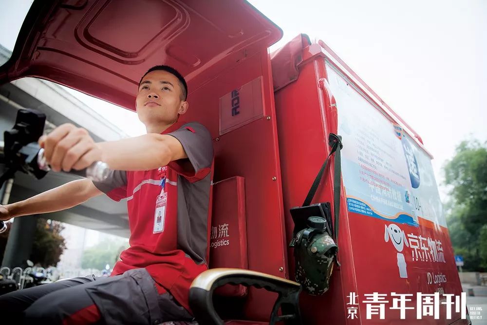 曹小军的快递视频,曹小军快递小哥