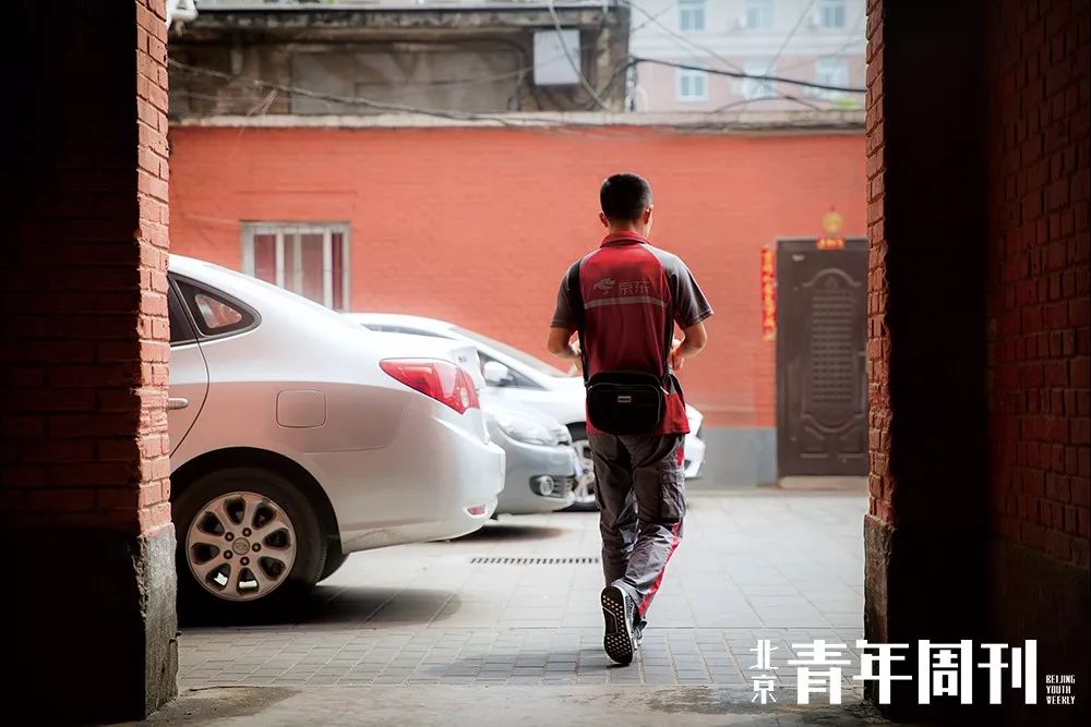 曹小军的快递视频,曹小军快递小哥