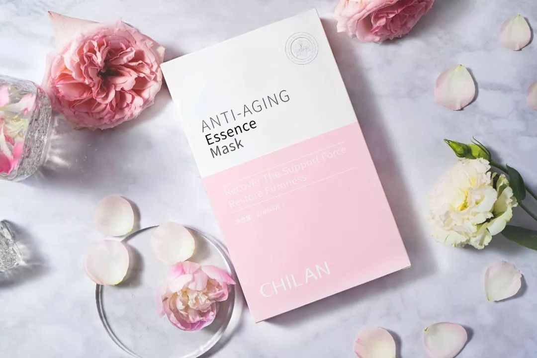 51岁“人间*物尤**”一夜爆红!看完她这张图,200w网友惊呼:我又恋爱了