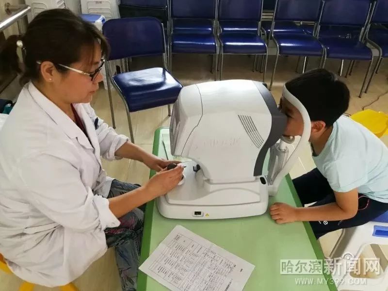 都是“补课”闹的!6岁的孩子近视600度|正常孩子这个年龄段应该有200-300度远视