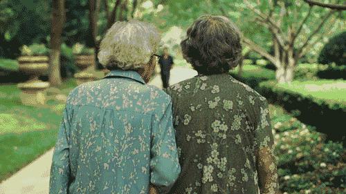 杭州89岁白发姑娘卖房环游世界，90后刷屏点赞：希望我老了也能这么酷