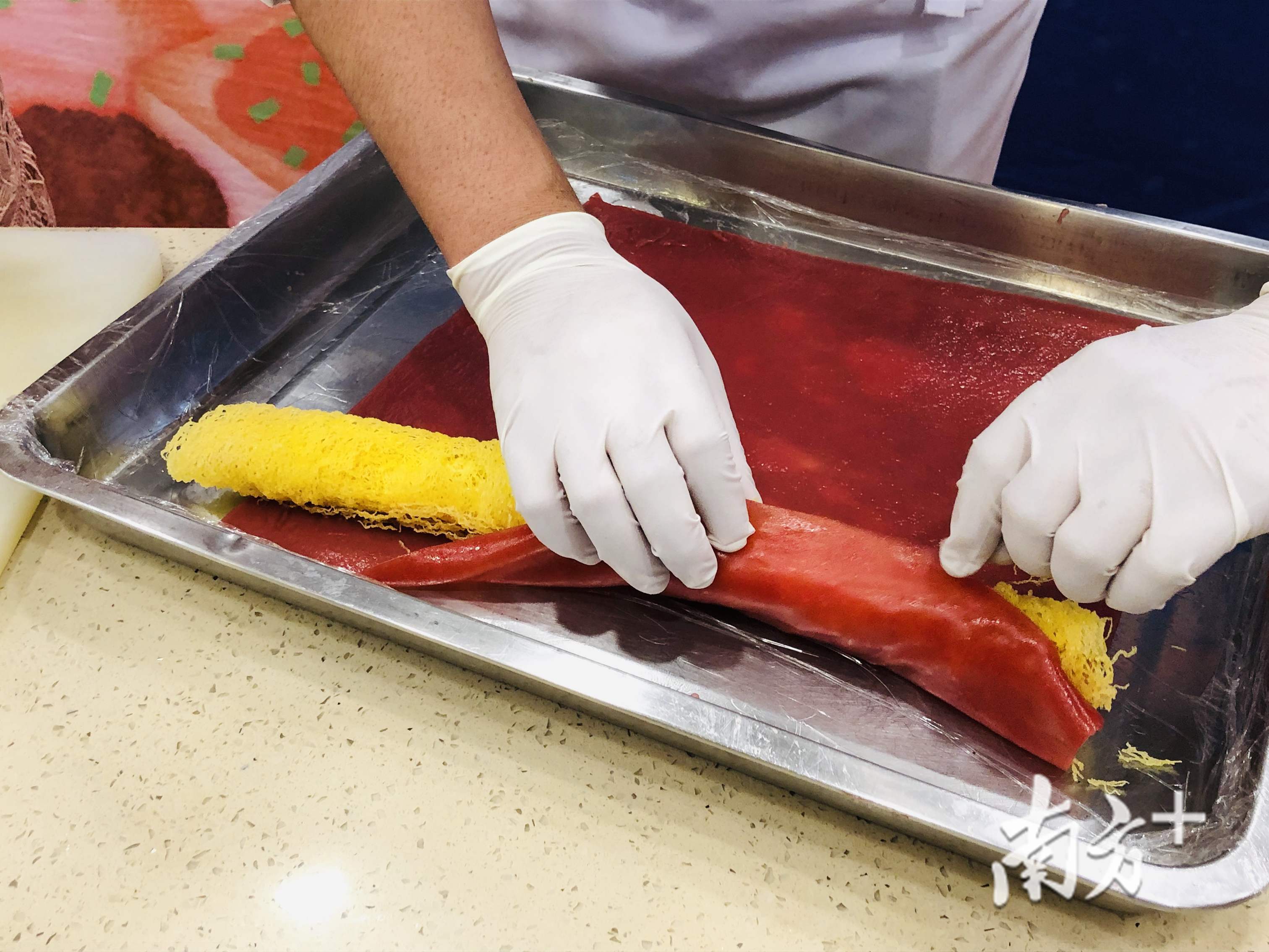 粤菜的肠粉的制作过程,广东早茶的肠粉