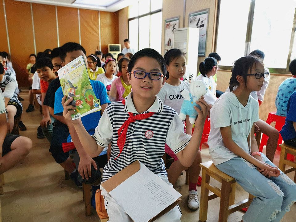 《小溪流》走进育华小学，愿孩子们一生有书香为伴