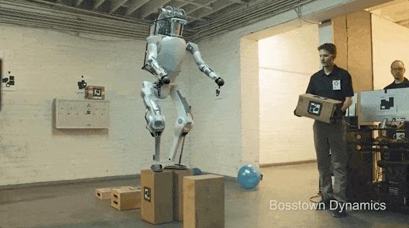 请停止霸凌机器人,“波士顿动力Atlas”反击人类真相