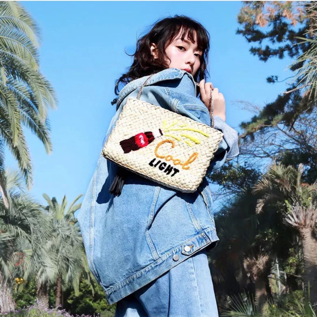 不是菜篮子不好看，这50款明星潮人都爱的草编包，才没有过时