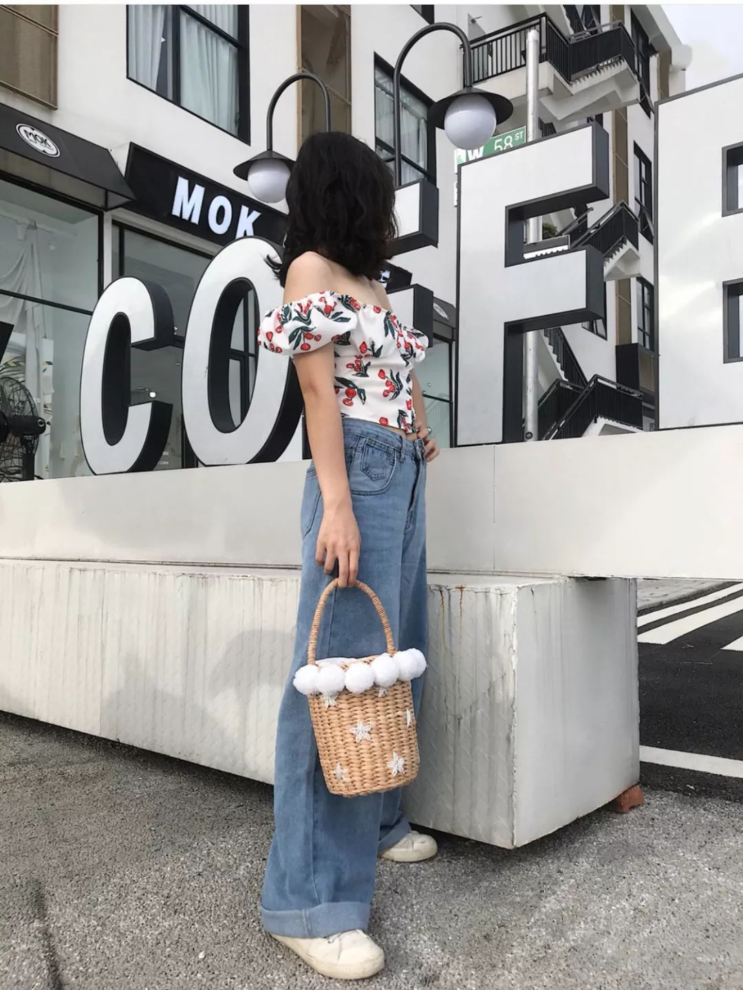 不是菜篮子不好看，这50款明星潮人都爱的草编包，才没有过时