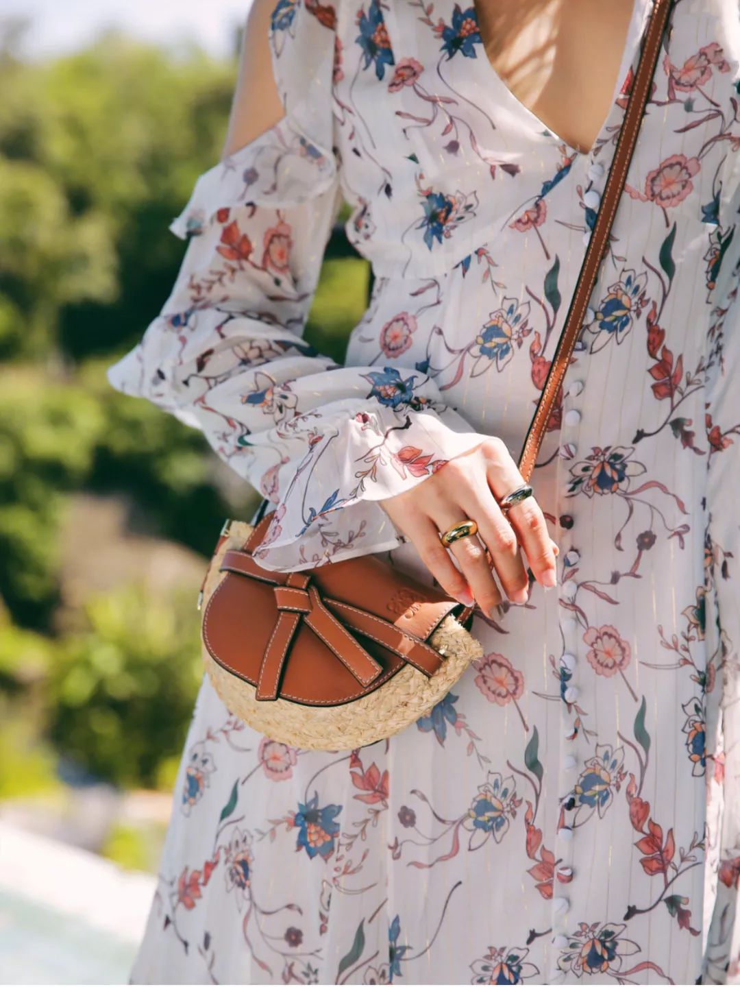 不是菜篮子不好看，这50款明星潮人都爱的草编包，才没有过时