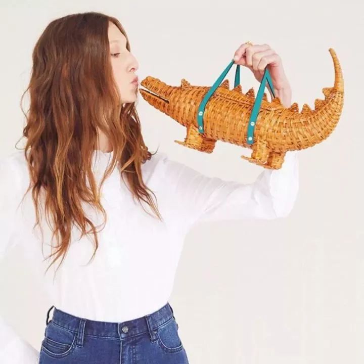 不是菜篮子不好看，这50款明星潮人都爱的草编包，才没有过时