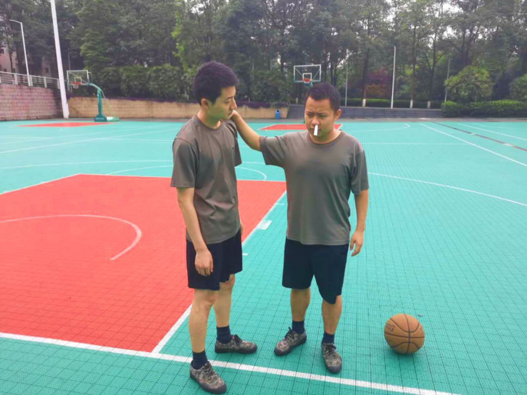 医生流鼻血的视频,医生流鼻血视频