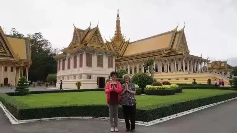 杭州89岁白发姑娘卖房环游世界，90后刷屏点赞：希望我老了也能这么酷