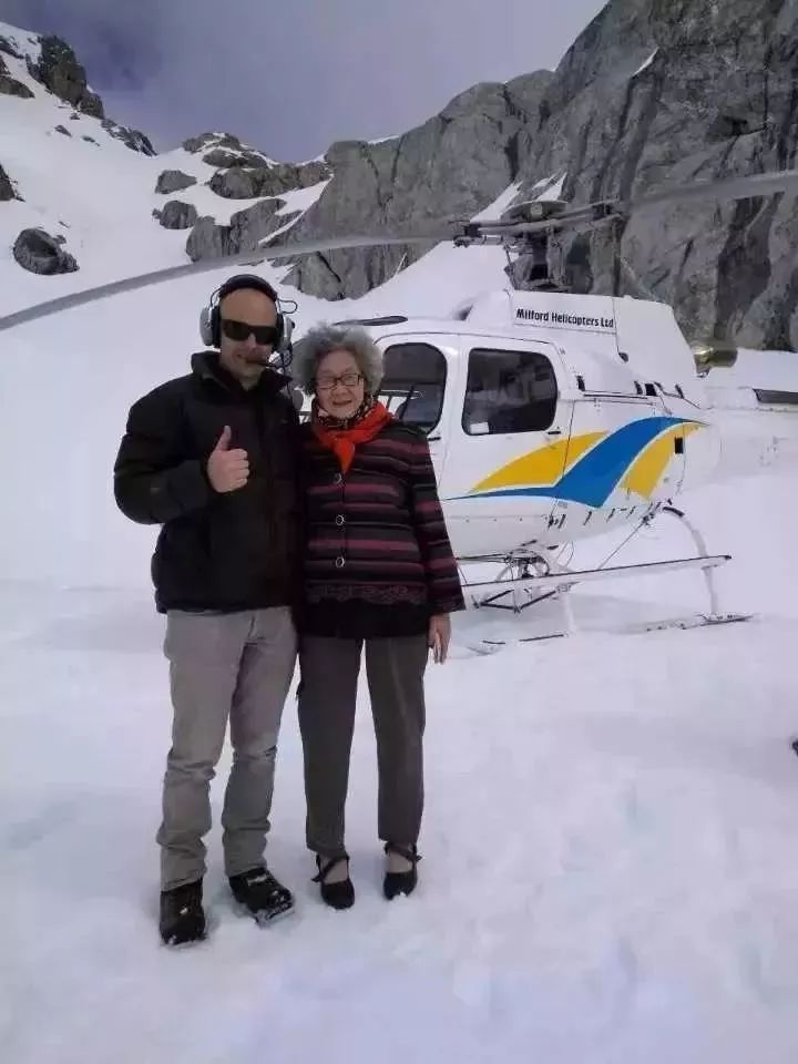 杭州89岁白发姑娘卖房环游世界，90后刷屏点赞：希望我老了也能这么酷