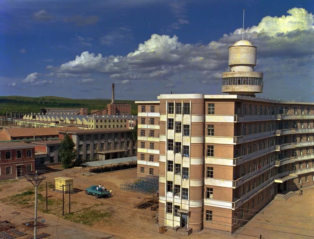 曾经辉煌的工厂现在还有吗,探秘曾经辉煌的工厂